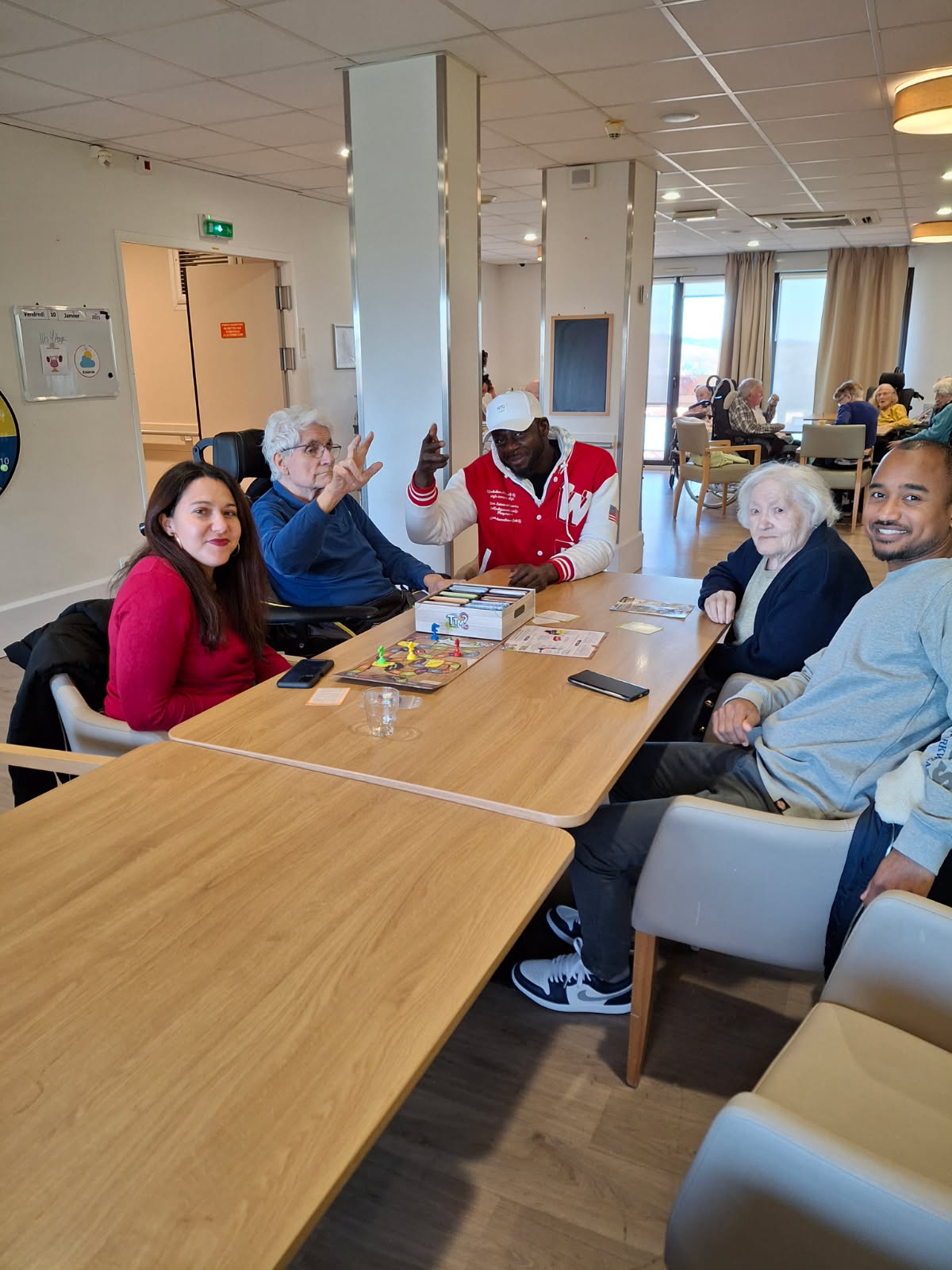Photographie jeux de société dans un EHPAD